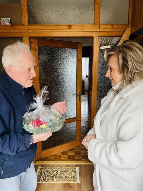 ilustračné foto: seniori v predvianočnom období