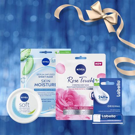 Zobrazenie textilných masiek NIVEA pre hydratáciu a osvieženie pleti.