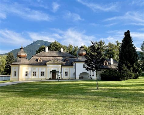 Fotografia exteriéru Kaštieľa Kubínyi s parkom