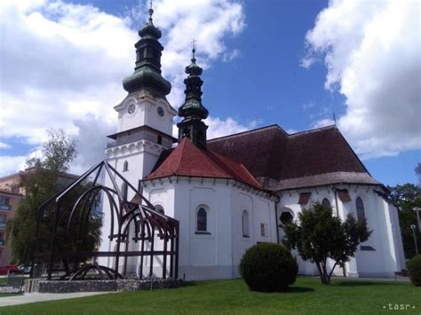 Fotografia kostola sv. Alžbety alebo mauzólea v Hermanovciach