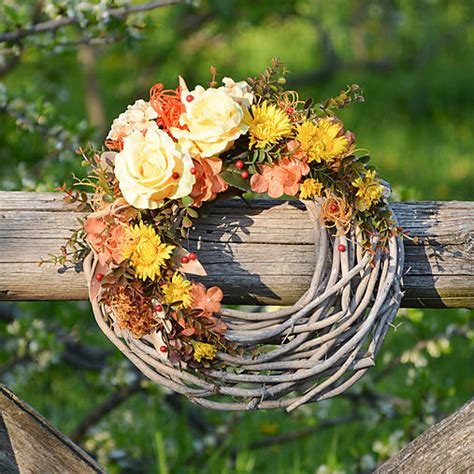 Letný veniec so sušenými citrusmi a žltými ružami