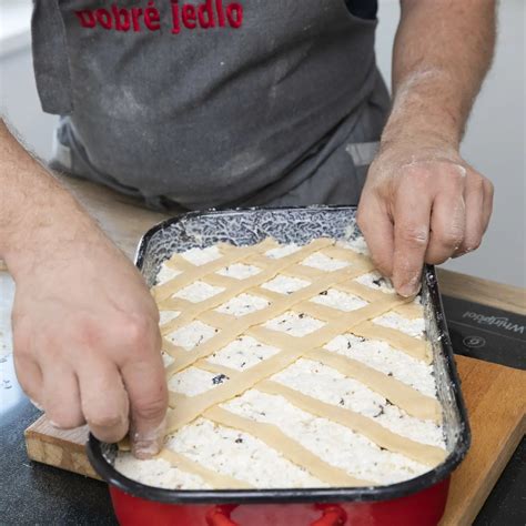 Schéma vrstvenia cesta a jednotlivých plniek v plechu