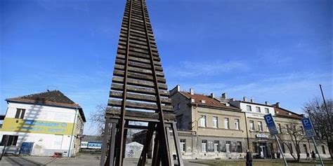 Pamätník obetiam holokaustu v Komárne