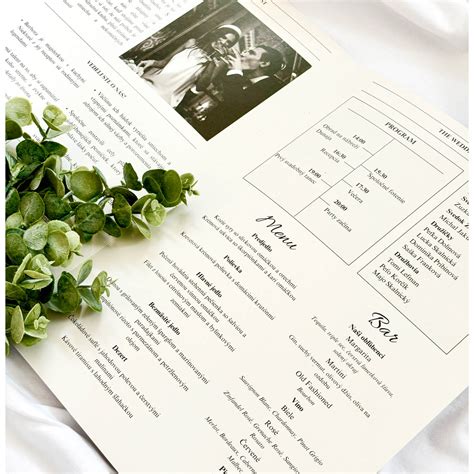 Príklad rozloženia stránky svadobných novín s rôznymi sekciami