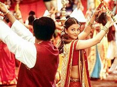 Scéna z filmu Moja veľká indická svadba s tanečným číslom