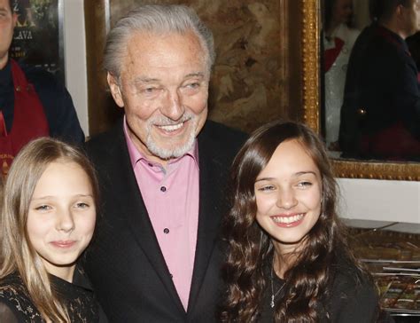Karel Gott s manželkou Ivanou a dcérami Charlotte Ellou a Nelly Sofiou