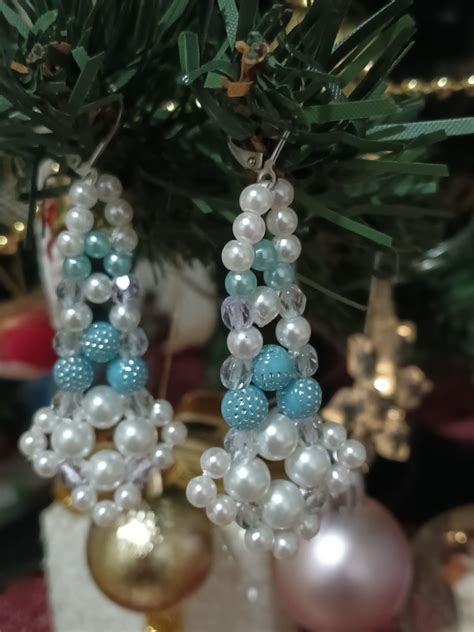 Detaily z drevorezbárskej práce alebo výrobky stolára