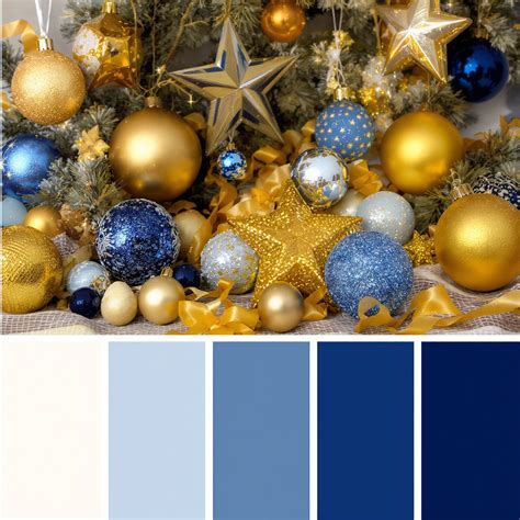 Koláž rôznych vianočných dekorácií a farebných kombinácií