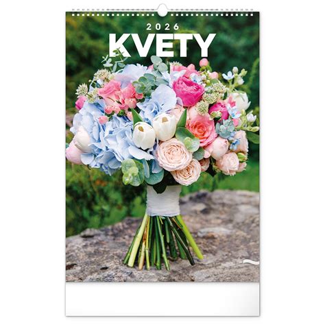 Tematické foto: kvety a kalendár s vyznačeným menom Dominika
