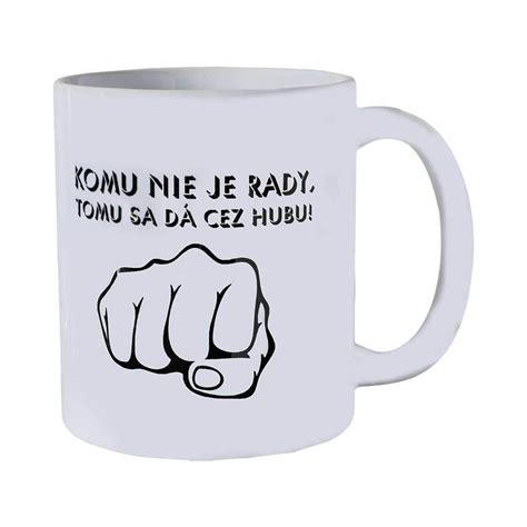 ilustračné foto ženy s vtipným hrnčekom