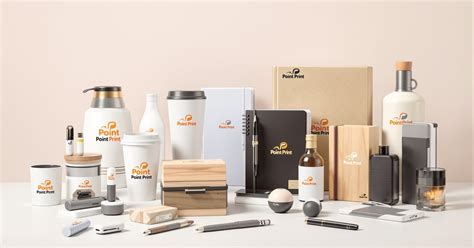 Inšpiratívna koláž darčekových predmetov - šperky, wellness balíčky a štýlové bytové dekorácie