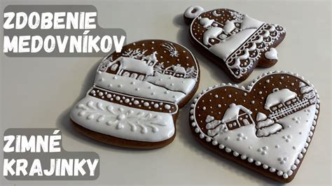 Zdobenie medovníkového domčeka cukrovou polevou a sladkosťami