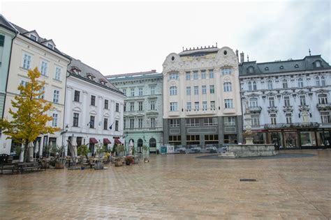 Tematická fotografia: prázdne ulice nemeckého mesta počas štátneho sviatku