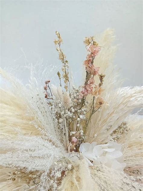 koláž inšpirácií pre dekorácie podľa rôznych štýlov (vintage, boho, moderný)
