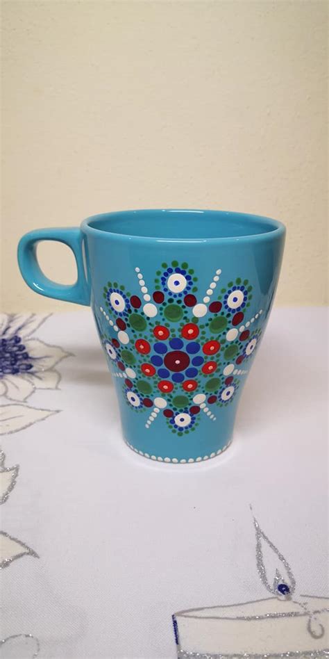 Ukážka ručne maľovaných šálok