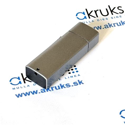 Tematická fotografia svadobných fotografií na USB kľúči a online galérie