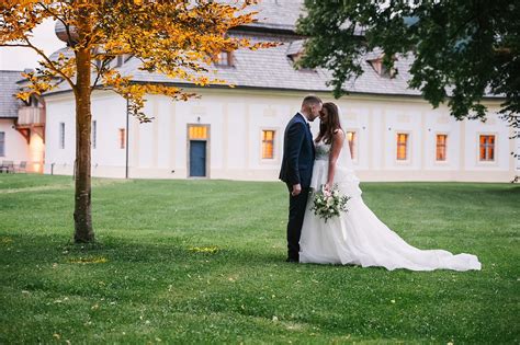 Svadobný obrad v parku Kaštieľa Kubínyi