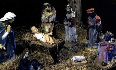 betlehem s jasličkami a postavami Svätej rodiny