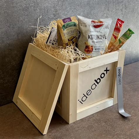 Foto: Ukážka kreatívneho darčekového balenia (napr. drevená debna s páčidlom)