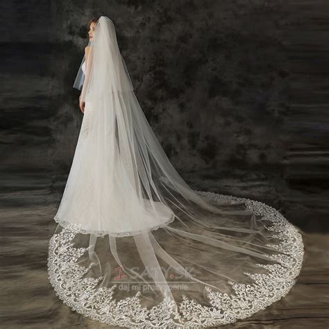 Ilustratívne foto: nevesta s dokonale upraveným svadobným závojom