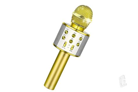ilustrácia ženy používajúcej karaoke mikrofón alebo hrajúcej stolovú hru