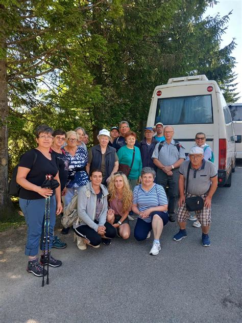 Pár, ktorý sa teší zo spoločného zážitku (napr. výlet, koncert)