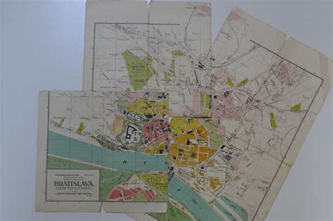 Historická mapa Bratislavy s označením Lamača a línií bojov na jar 1945