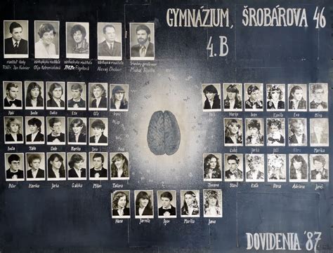 Fotografia absolventov deviateho ročníka na slávnostnej rozlúčke