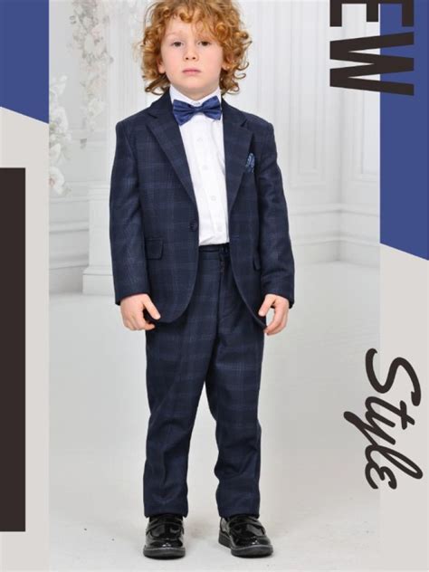 Ukážka pánskych outfitov na prvé sväté prijímanie - oblek s kravatou, oblek s motýlikom, sako s nohavicami