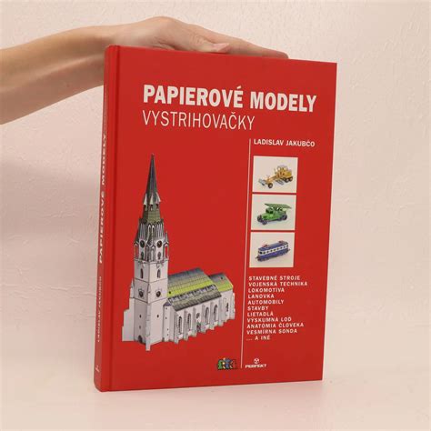 fotografia hravých DIY projektov (šifrovacia hra, papierové modely)