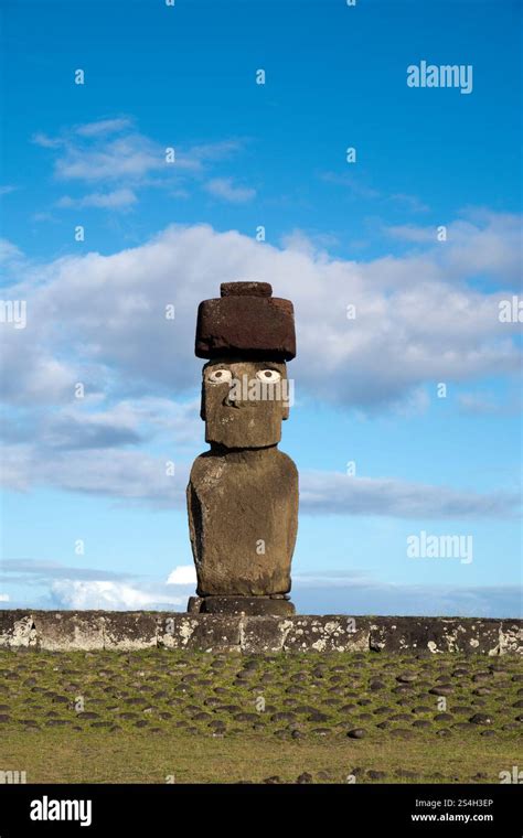 Fotografia Moai s Pukao na Ahu