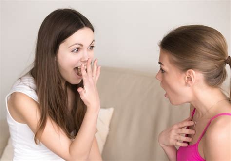 ilustračná schéma so zoznamom tipov pre rečníka: očný kontakt, tempo reči a práca s trémou