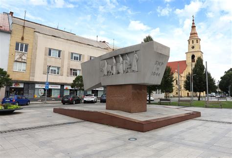 Pamätník venovaný osloboditeľom v Parku Hrdinov v Poprade