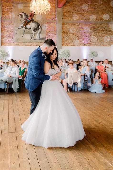 Fotografie z opulentnej svadobnej hostiny v kaštieli Tomášov