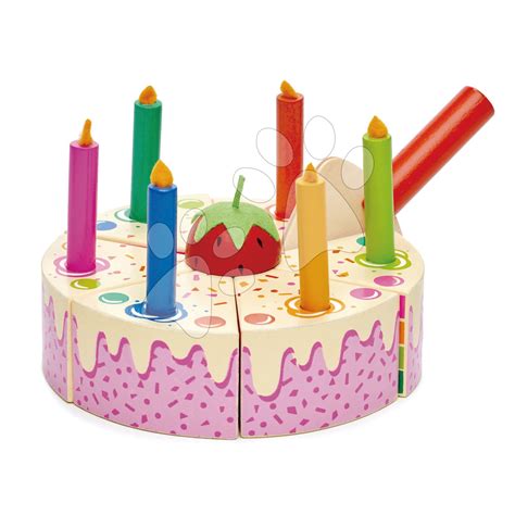 ilustračné foto: darček, torta so sviečkami a confetti