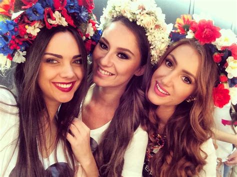 Petra Denková s „miss family“ a priateľmi na svadbe