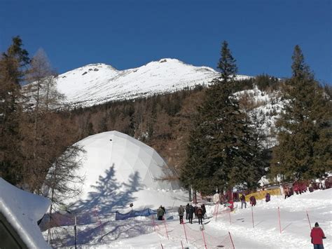 Infografika - Schéma Tatranského ľadového dómu so zobrazením Sv. brány, oltára, kresla a tunelu