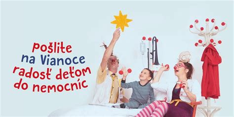 veselé deti ukazujúce na červené nosy od zimy