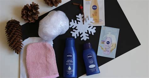 ilustrácia obsahu Nivea adventného kalendára (plné veľkosti, cestovné balenia, doplnky)