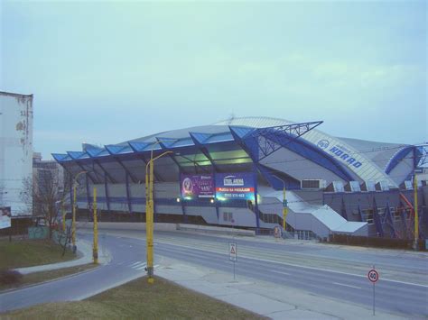 The exterior view of Steel Aréna Košice during the day