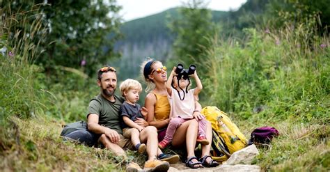 Tematické foto: rodina s deťmi na rodinnom predstavení v aréne