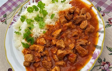 bravčové mäso s lečom na tanieri