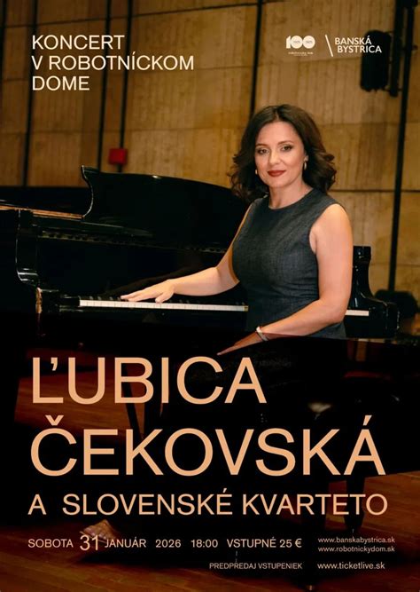 Ľubica Čekovská pri klavíri
