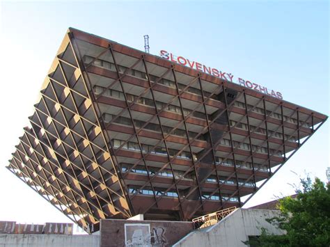 Budova Slovenského rozhlasu v tvare pyramídy