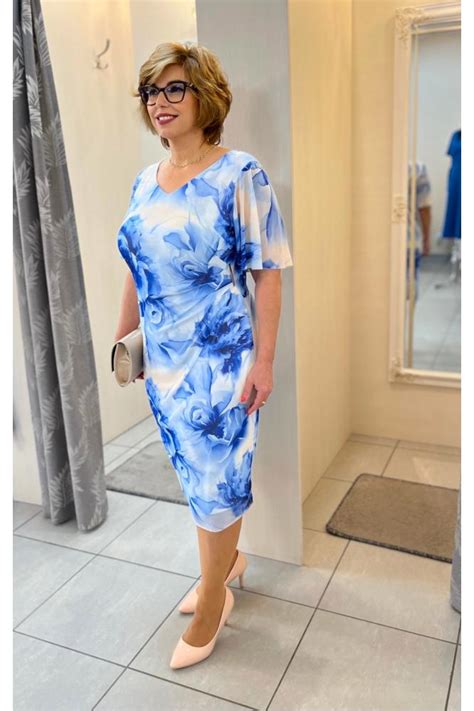 Ilustrácia rôznych typov spoločenských šiat (krátke, midi, dlhé, čipkované, puzdrové) vo veľkostiach plus size.