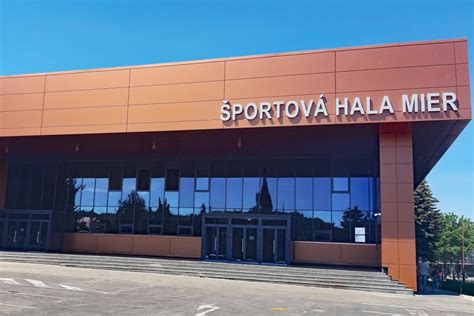 Zrekonštruovaná športová hala MIER v Bardejove