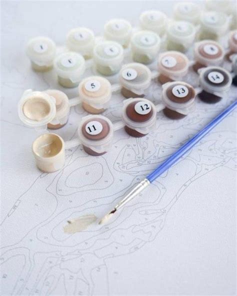 infografika s príkladmi vianočných bludísk a omaľovánok podľa čísiel pre deti