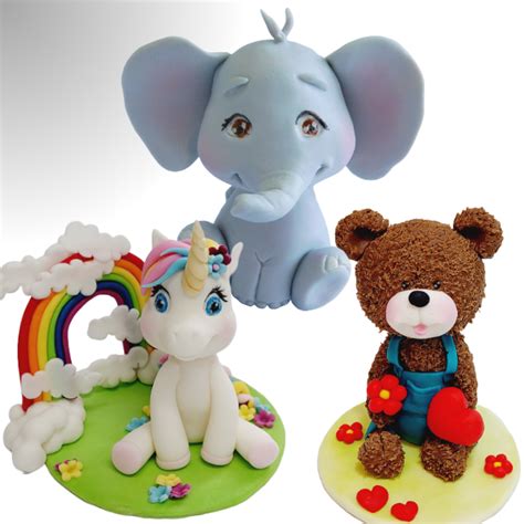 Rôzne typy ozdôb a dekorácií na narodeninovú tortu, vrátane kreslených postavičiek a fondánových obrázkov