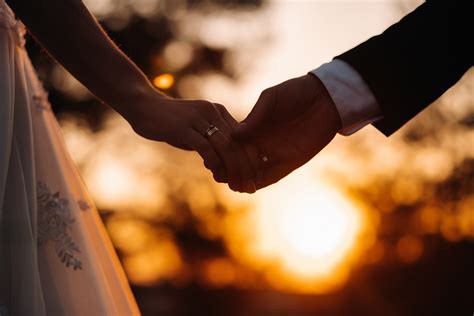 ilustračné foto: objatie matky s dieťaťom, láska a vďačnosť