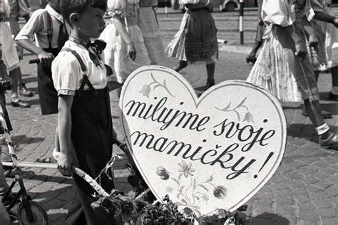 Ilustrácia: historická fotografia Anny Marie Jarvisovej alebo prvých osláv Dňa matiek